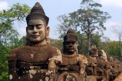 Devas at Sothern entrance to Angkor Thom 2